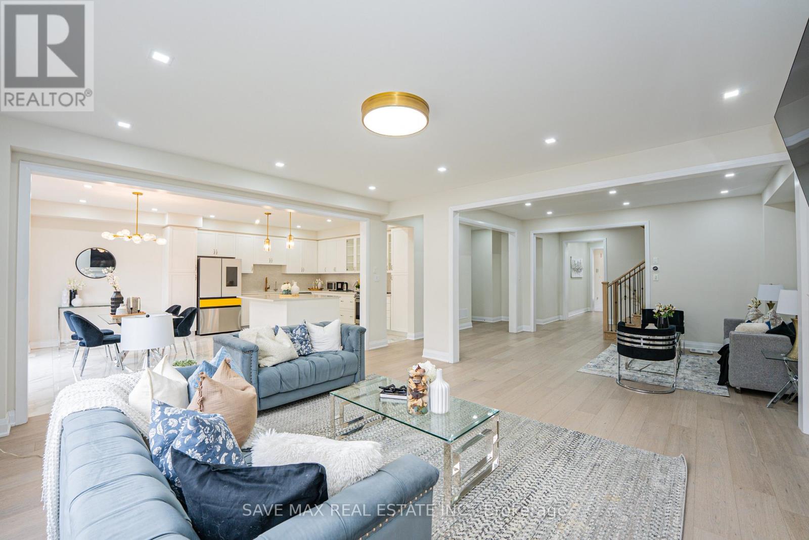 53 Lipscott Drive, Caledon, Ontario  L7C 4K1 - Photo 9 - W12705286