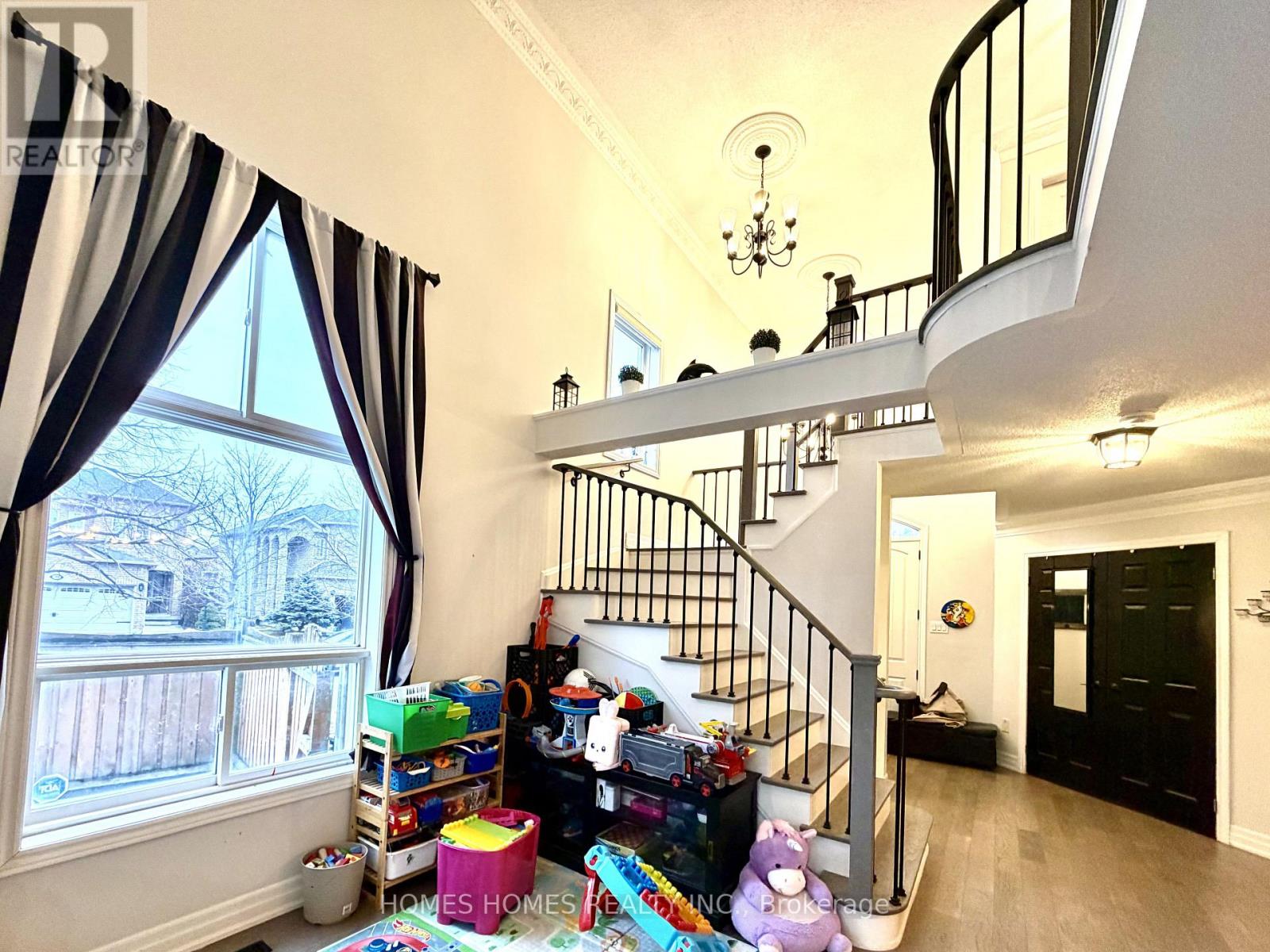 36 Frustac Trail, Caledon, Ontario  L7E 2B6 - Photo 23 - W12705288