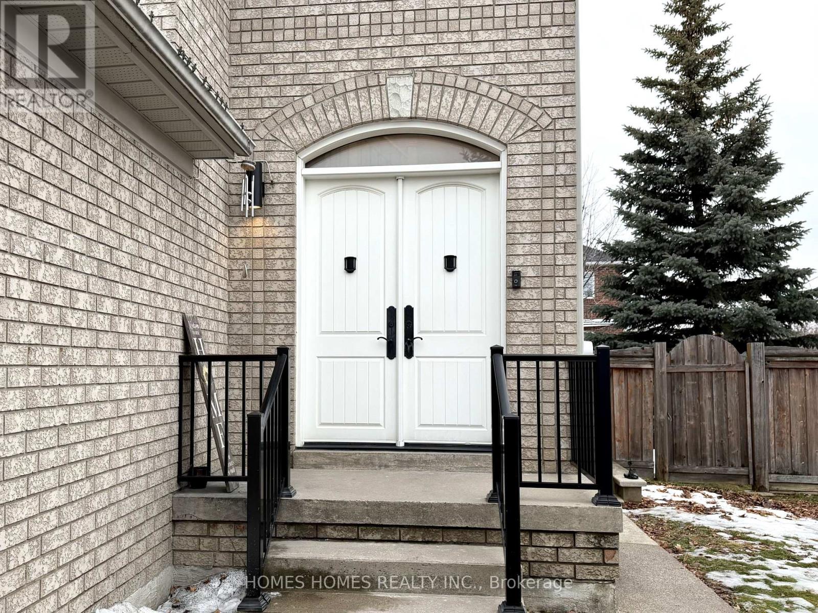 36 Frustac Trail, Caledon, Ontario  L7E 2B6 - Photo 3 - W12705288