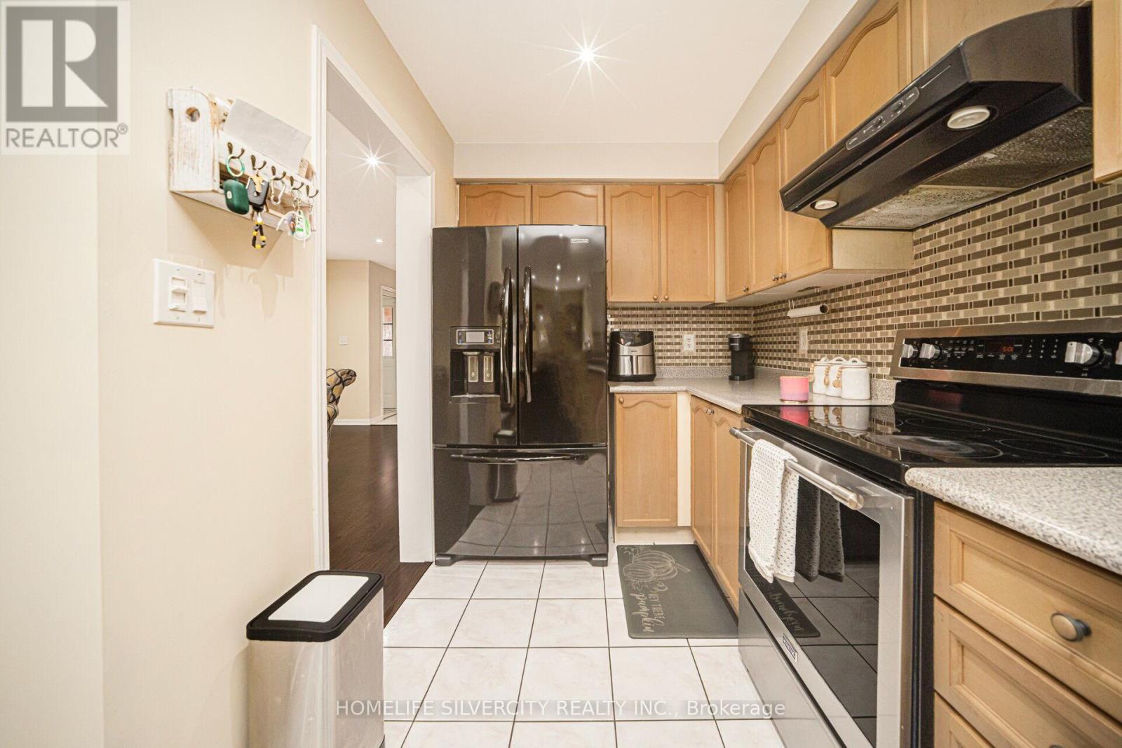 119 Herdwick Street, Brampton, Ontario  L6S 0A5 - Photo 11 - W12705298