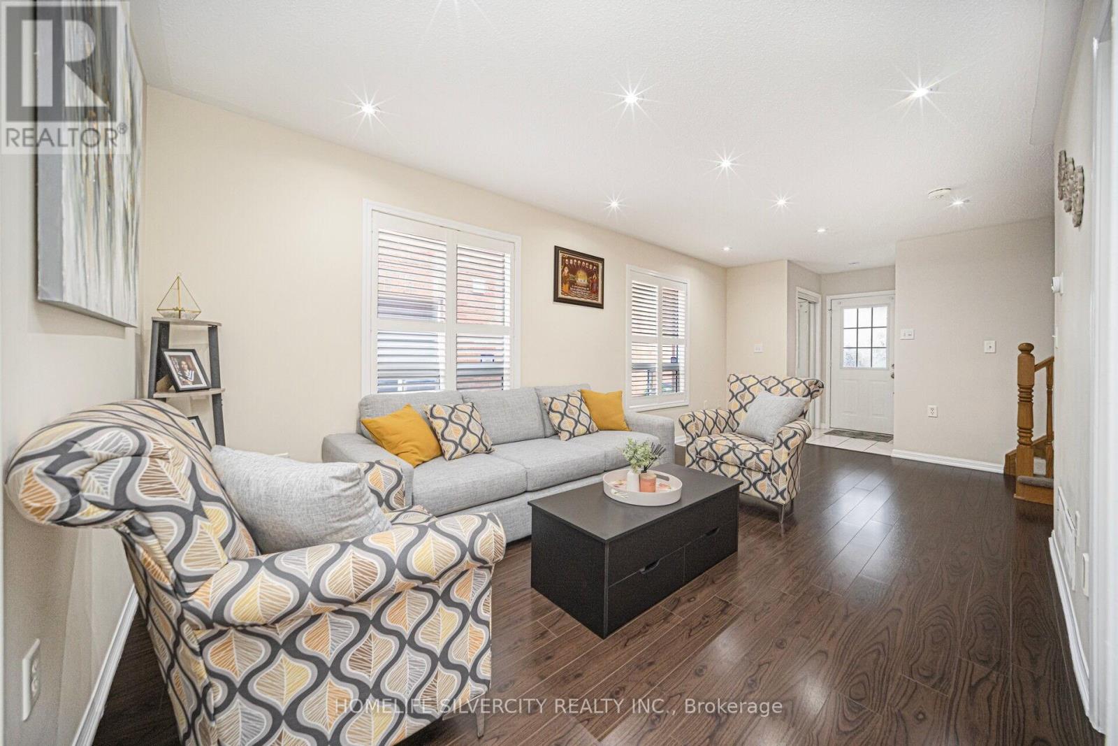 119 Herdwick Street, Brampton, Ontario  L6S 0A5 - Photo 7 - W12705298