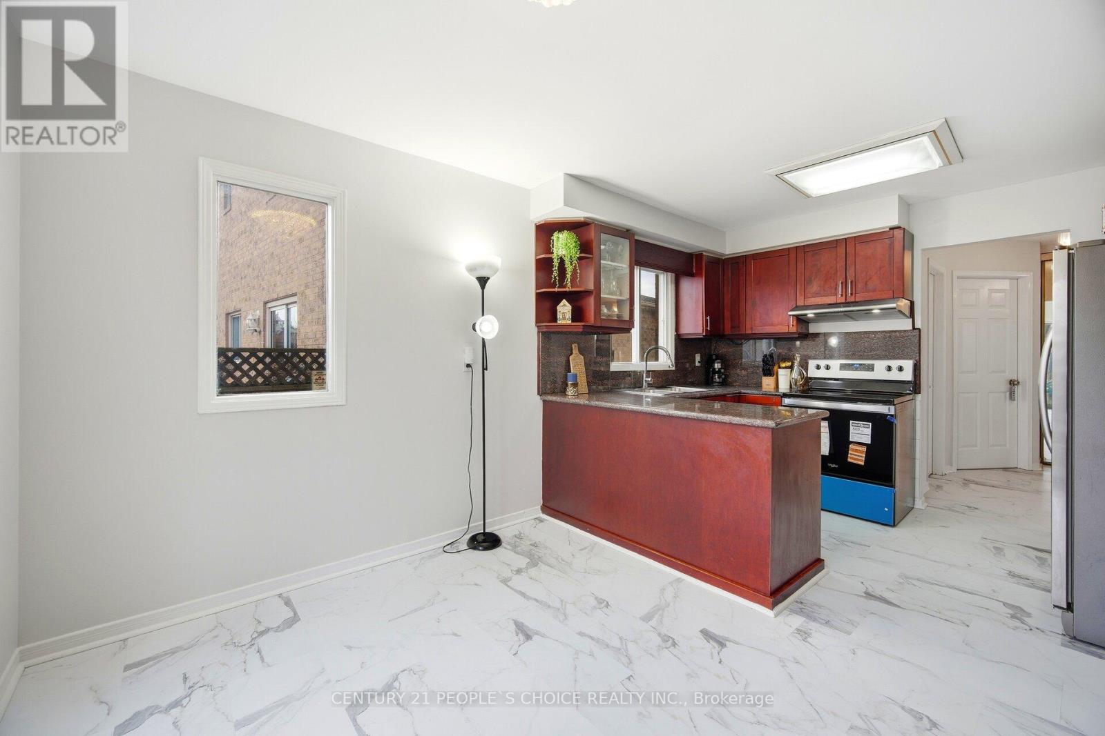 141 Havelock Drive, Brampton, Ontario  L6W 4E7 - Photo 15 - W12705318