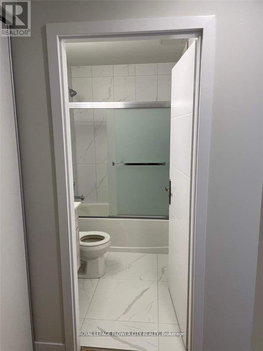 2402 - 60 Frederick Street, Kitchener, Ontario  N2H 1A3 - Photo 13 - X12705212