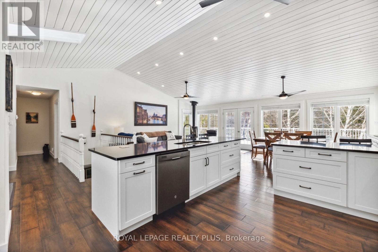 16 Black Bear Drive, Kawartha Lakes, Ontario  K0M 1N0 - Photo 5 - X12705266