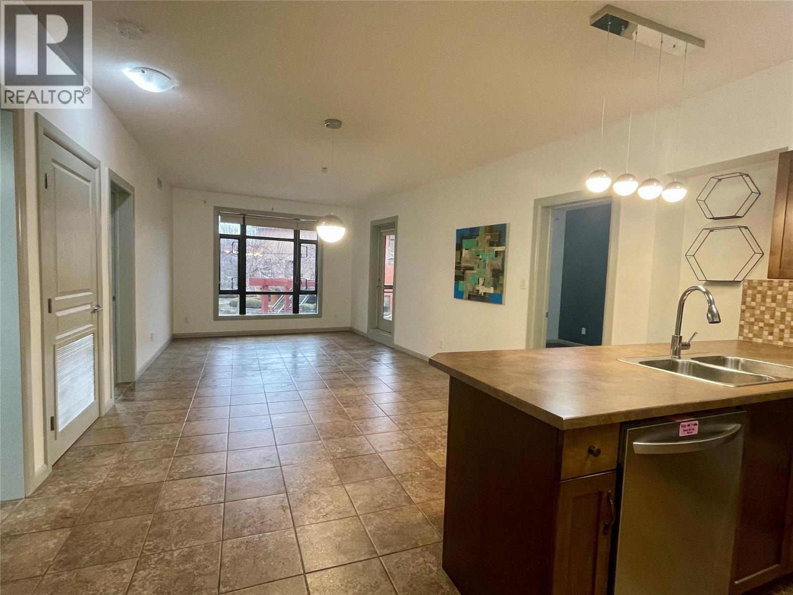 654 Cook Road Unit# 448 Kelowna Photo 4