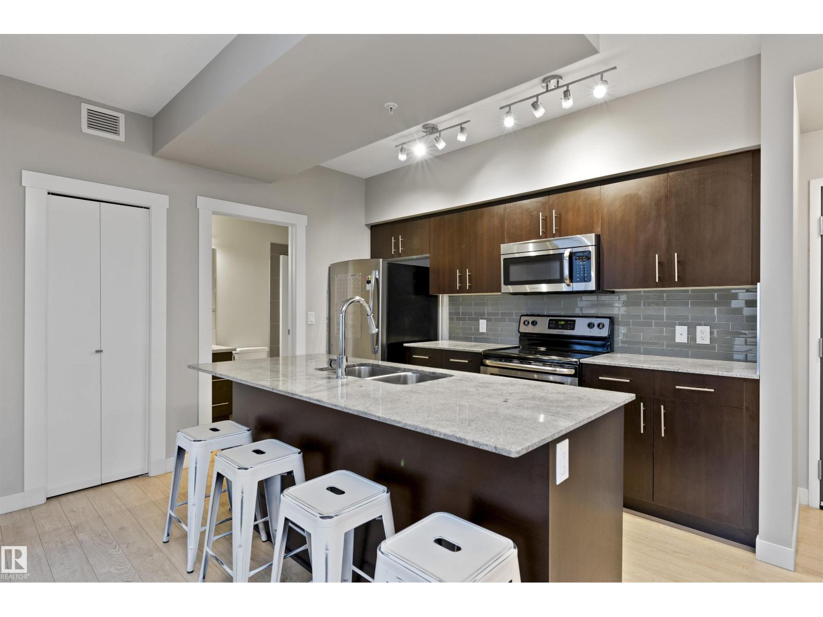 #905 10226 104 St Nw, Edmonton, Alberta  T5J 1B8 - Photo 5 - E4470333