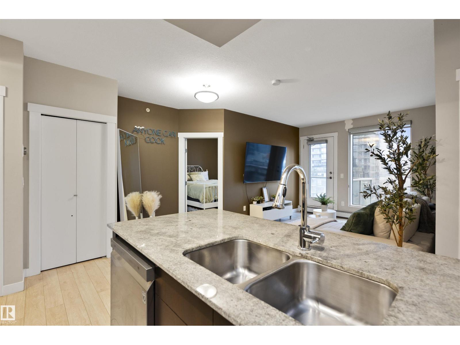 #905 10226 104 St Nw, Edmonton, Alberta  T5J 1B8 - Photo 8 - E4470333