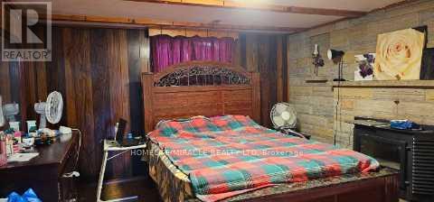 7324 Reindeer Drive, Mississauga, Ontario  L4T 2M8 - Photo 5 - W12704936