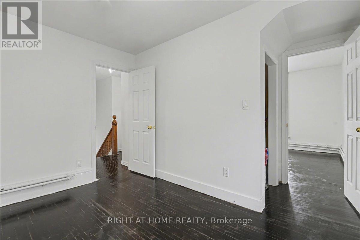 157 Lindsay Street S, Kawartha Lakes, Ontario  K9V 1T7 - Photo 14 - X12705332