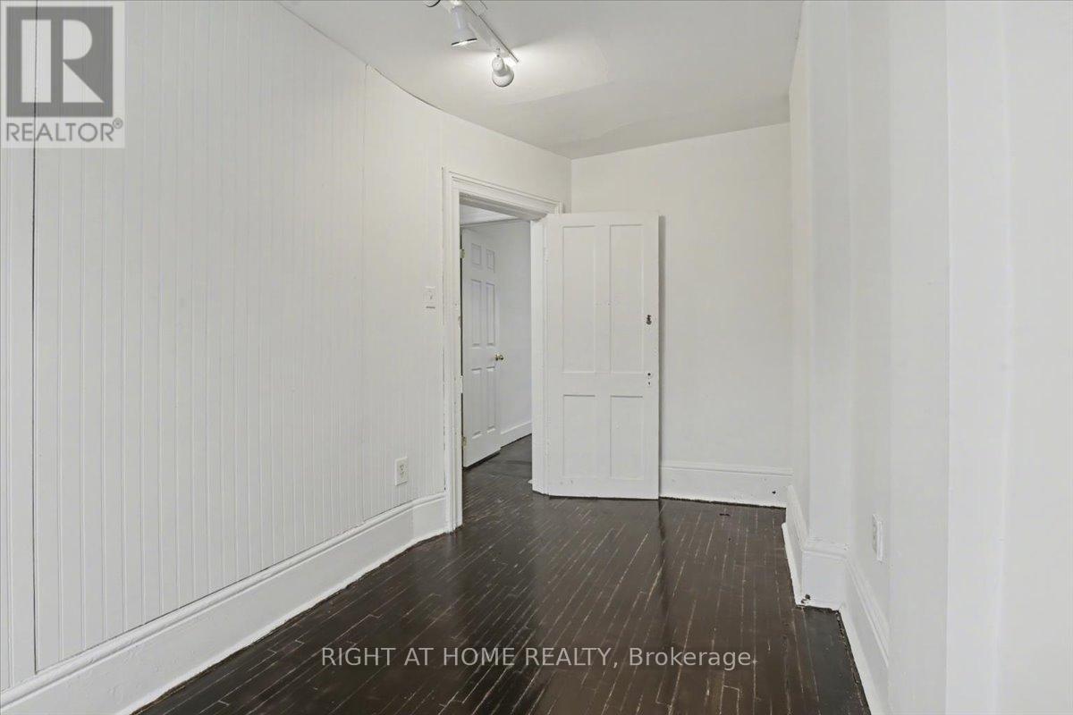 157 Lindsay Street S, Kawartha Lakes, Ontario  K9V 1T7 - Photo 17 - X12705332