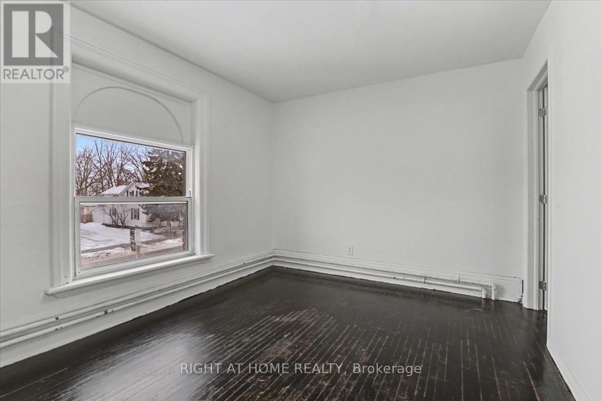 157 Lindsay Street S, Kawartha Lakes, Ontario  K9V 1T7 - Photo 11 - X12705334