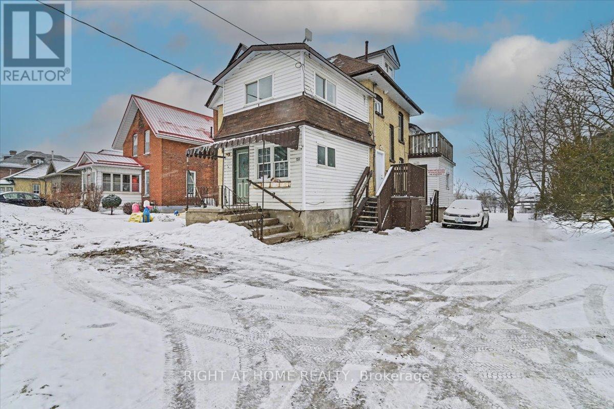 157 Lindsay Street S, Kawartha Lakes, Ontario  K9V 1T7 - Photo 3 - X12705334