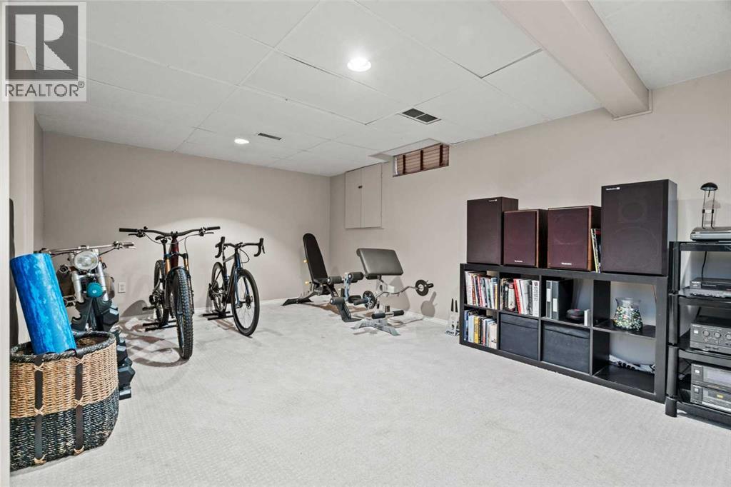 15 Beacham Rise Nw, Calgary, Alberta  T3K 1S1 - Photo 35 - A2279233