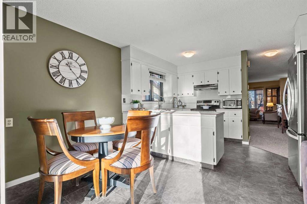 15 Beacham Rise Nw, Calgary, Alberta  T3K 1S1 - Photo 16 - A2279233