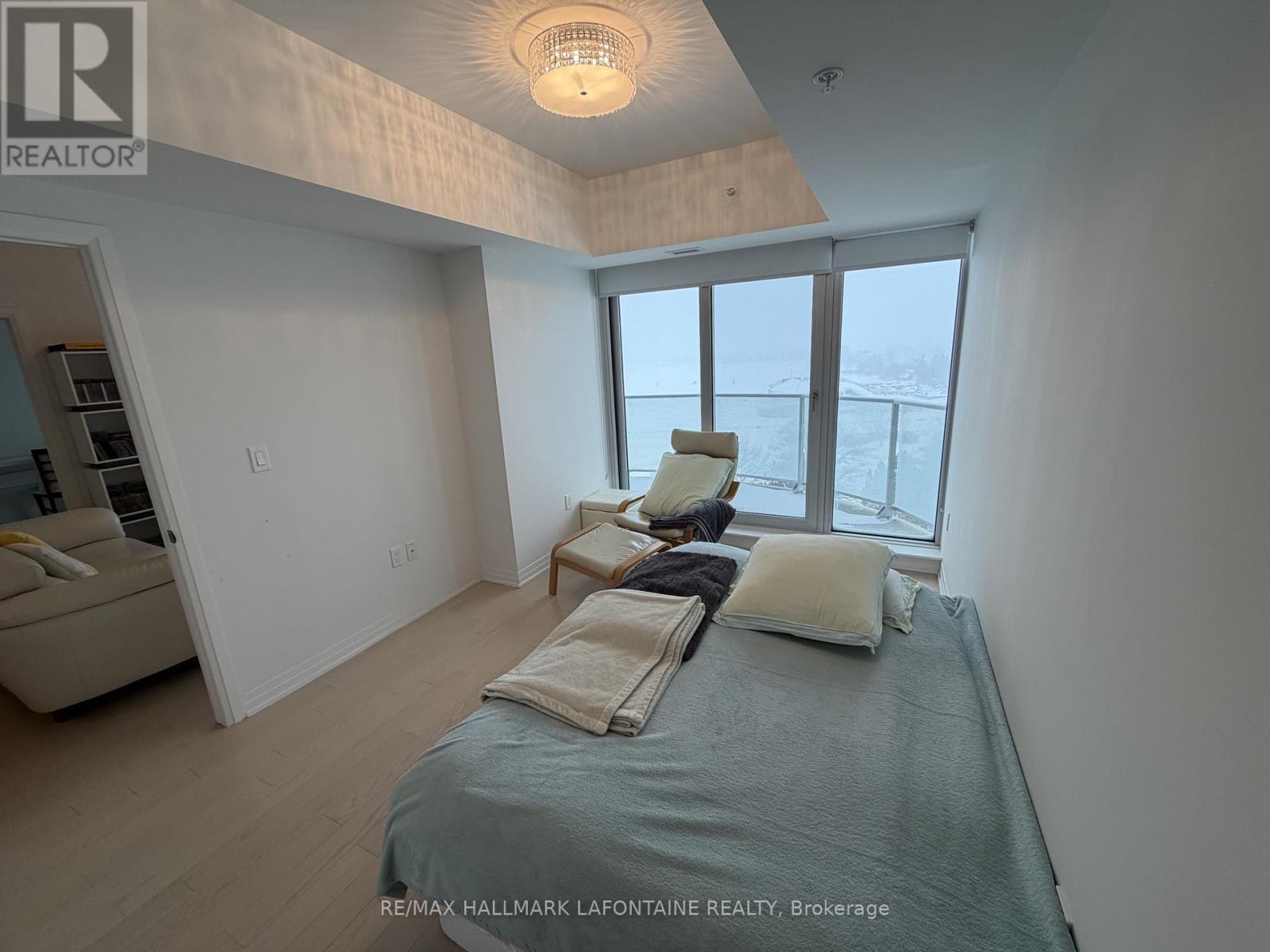 806 - 805 Carling Avenue, Ottawa, Ontario  K1S 5W9 - Photo 10 - X12705350