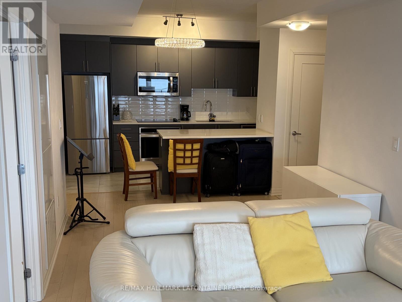 806 - 805 Carling Avenue, Ottawa, Ontario  K1S 5W9 - Photo 8 - X12705350