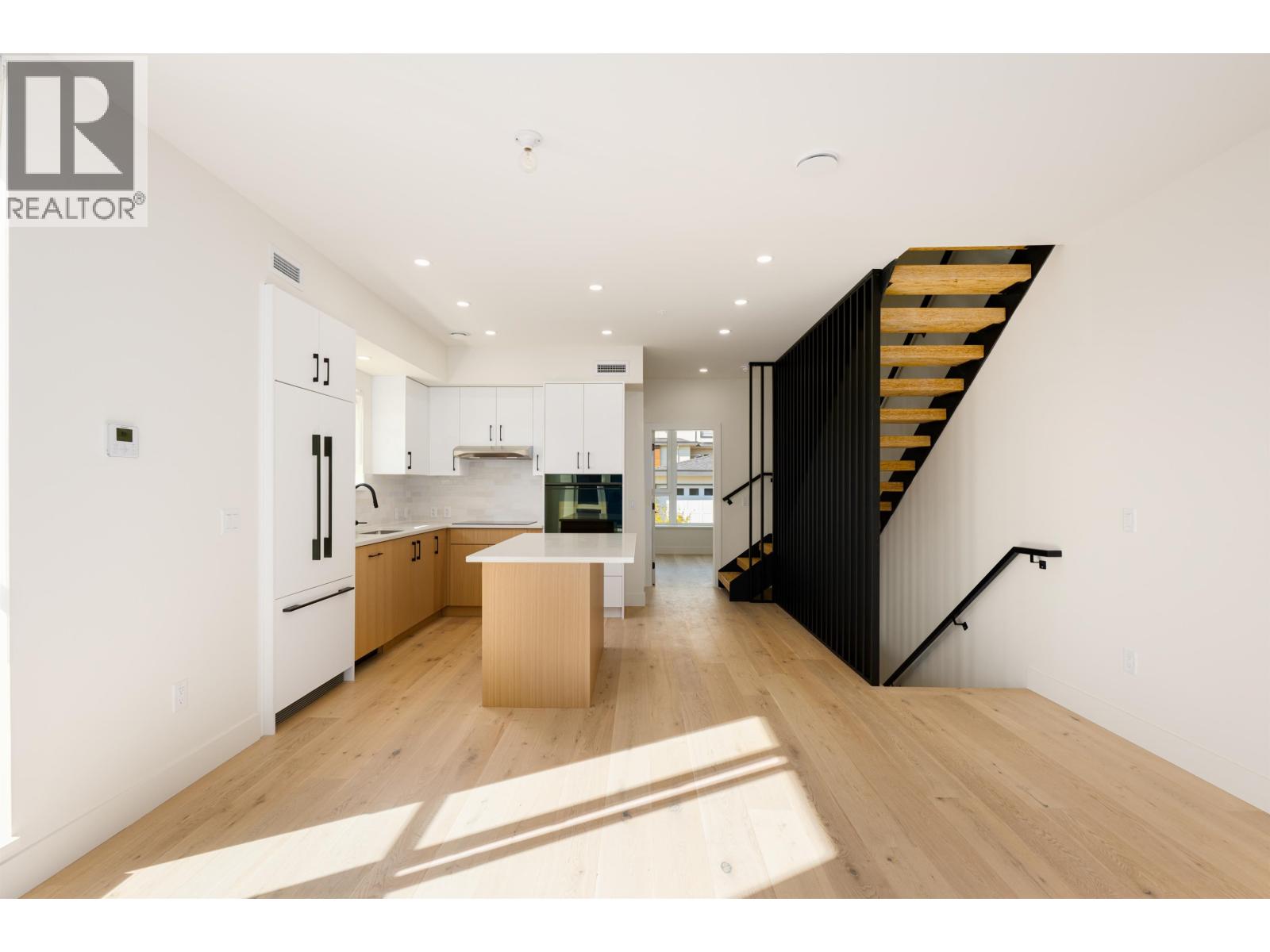 Th6 324 E Ridgeway Avenue, North Vancouver, British Columbia  V7L 3P8 - Photo 7 - R3080390