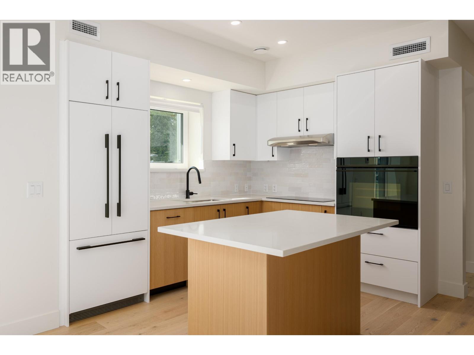 Th6 324 E Ridgeway Avenue, North Vancouver, British Columbia  V7L 3P8 - Photo 8 - R3080390