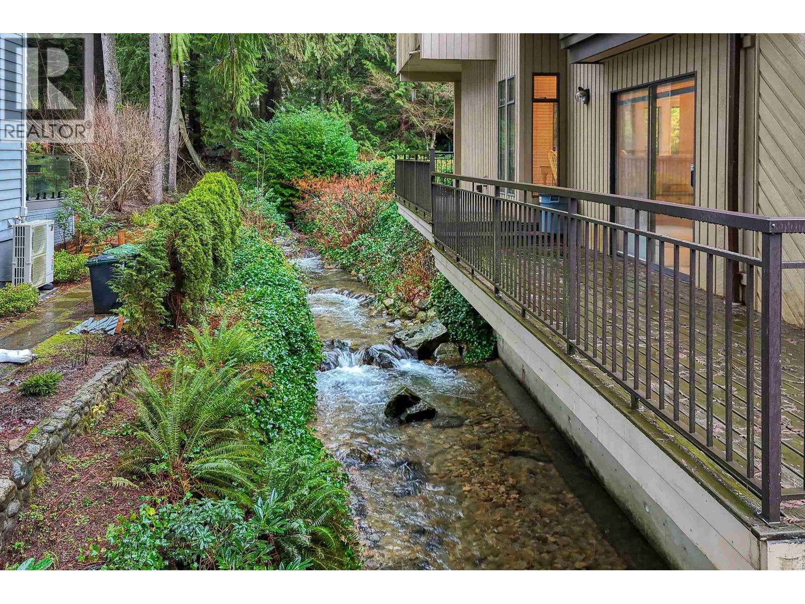 976 Prospect Avenue, North Vancouver, British Columbia  V7R 2M4 - Photo 3 - R3080397