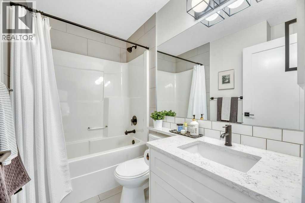 225 Discovery Ridge Way Sw, Calgary, Alberta  T3H 5G2 - Photo 35 - A2278862