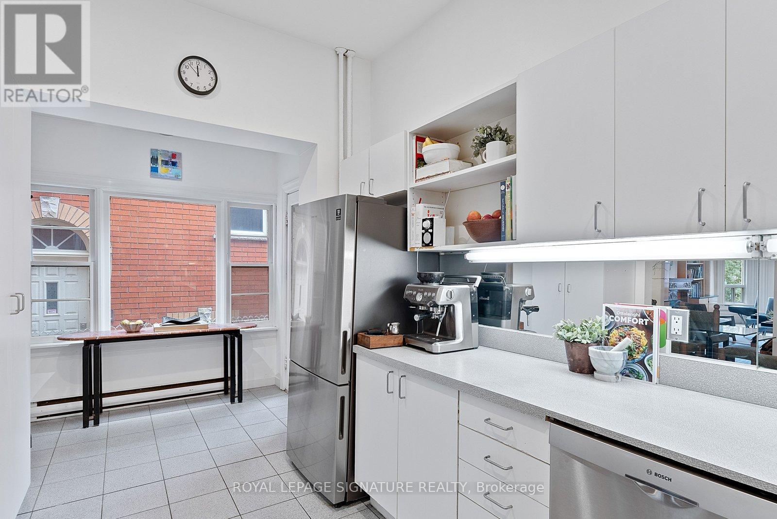 28 Shannon Street, Toronto, Ontario  M6J 2E7 - Photo 14 - C12705340