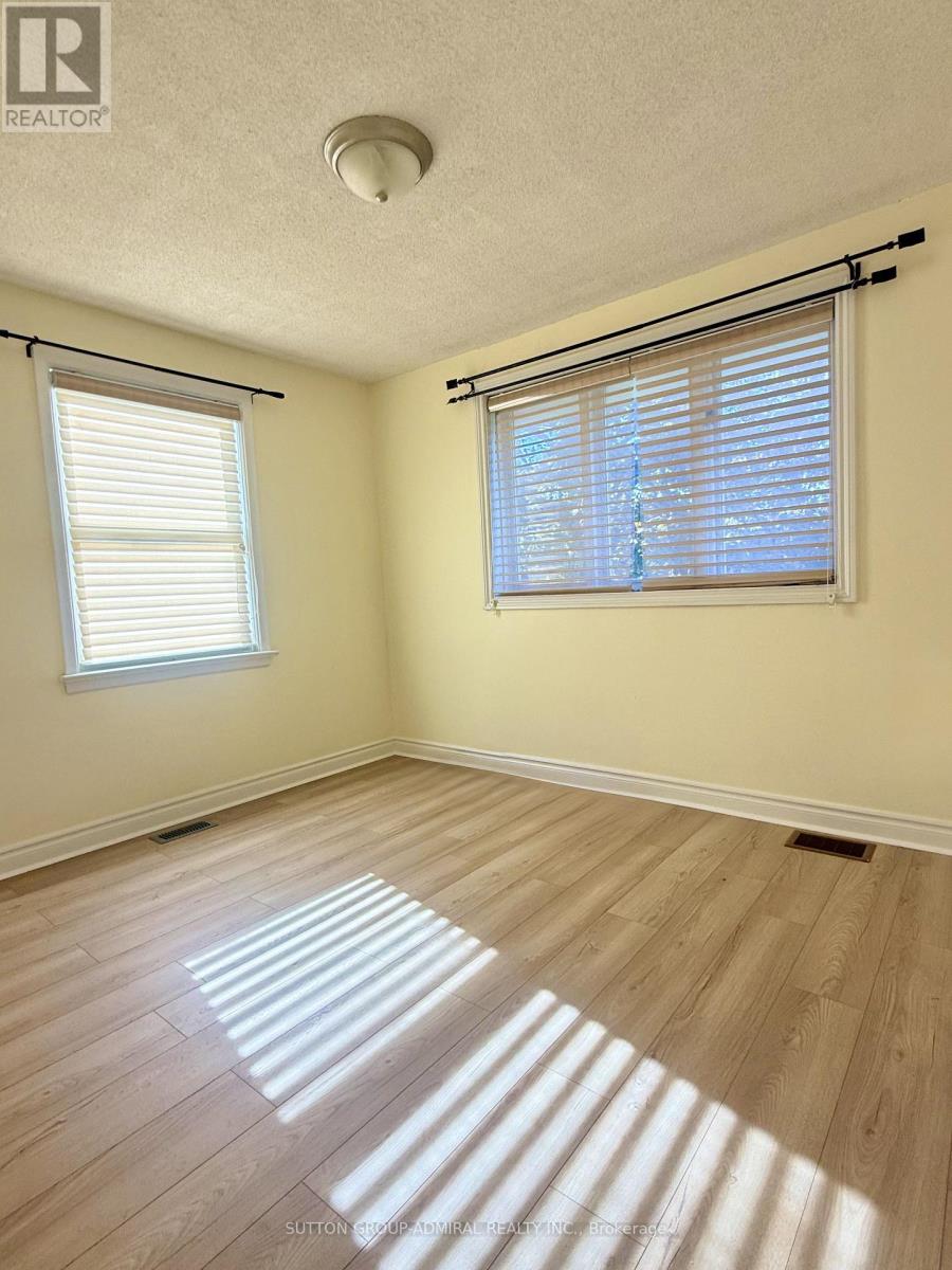 A - 61 Parkside Drive, Newmarket, Ontario  L3Y 4R7 - Photo 7 - N12705342