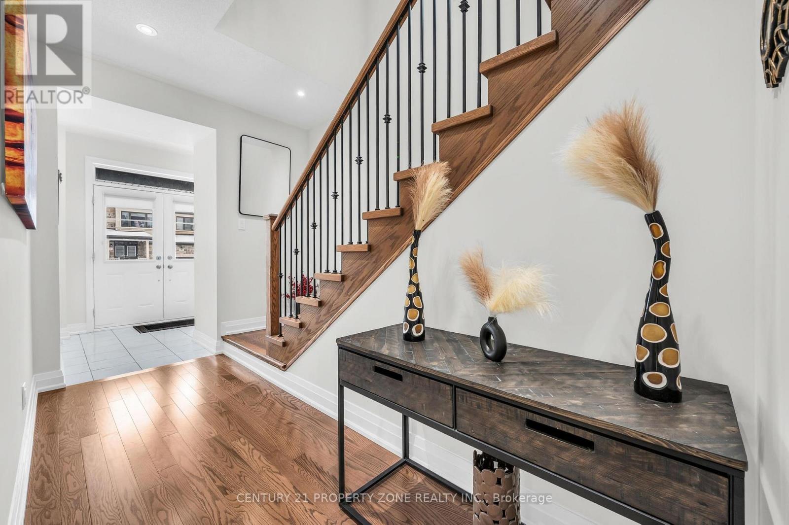 12 Trellanock Road, Brampton, Ontario  L6Y 0E4 - Photo 4 - W12705354