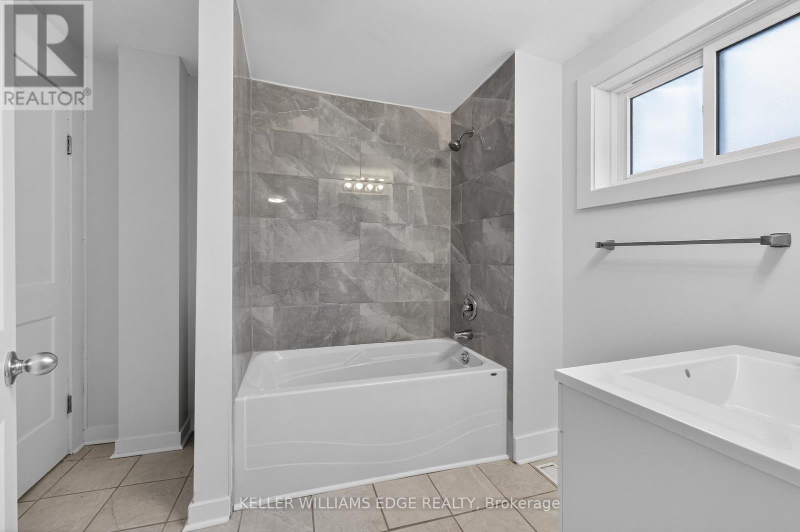 56 Division Street, St. Catharines, Ontario  L2R 3G5 - Photo 17 - X12705330