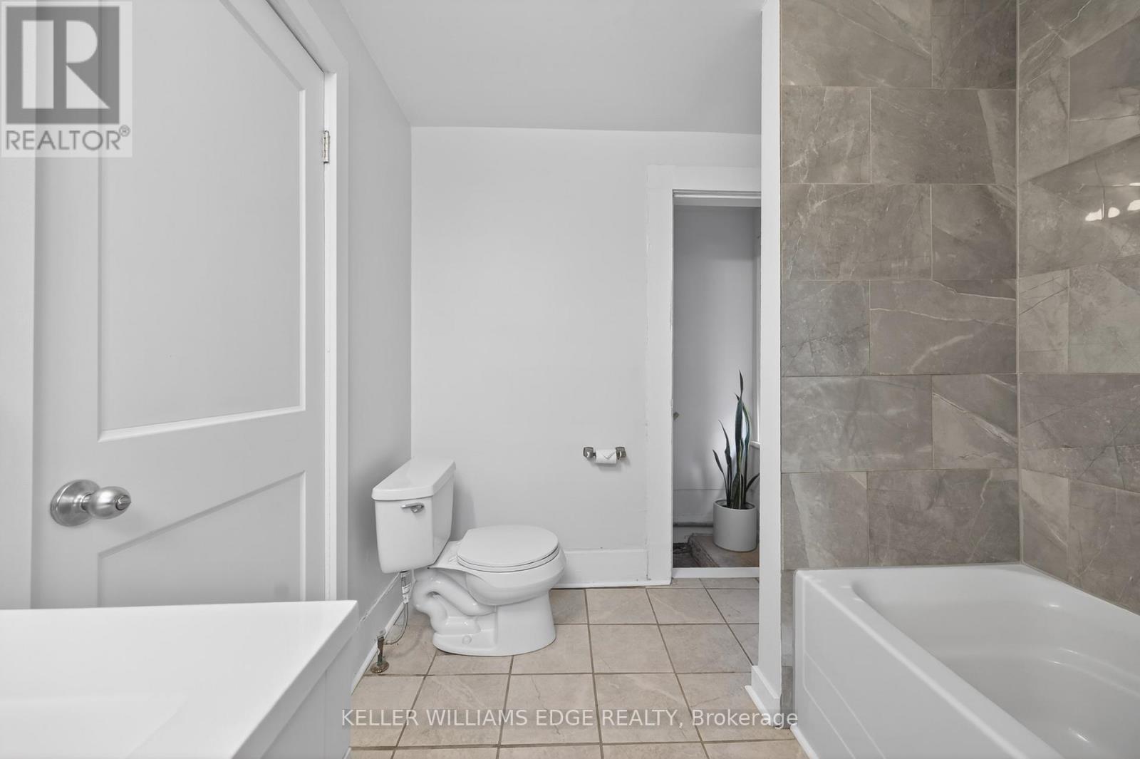 56 Division Street, St. Catharines, Ontario  L2R 3G5 - Photo 19 - X12705330