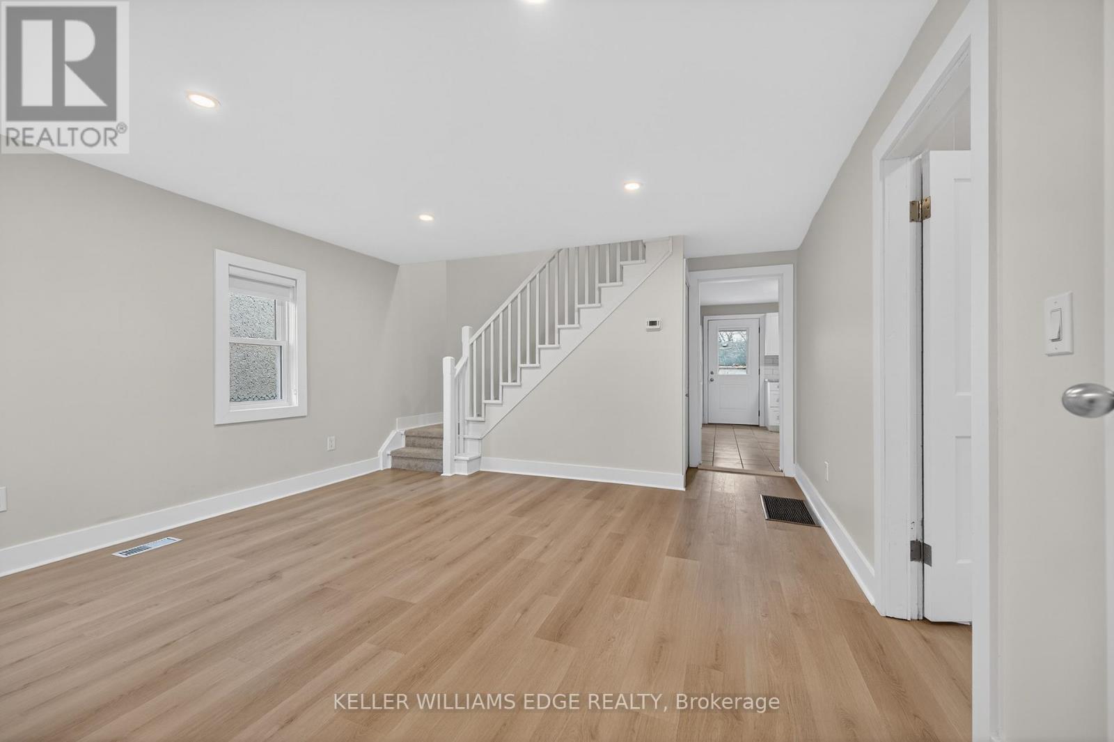 56 Division Street, St. Catharines, Ontario  L2R 3G5 - Photo 7 - X12705330