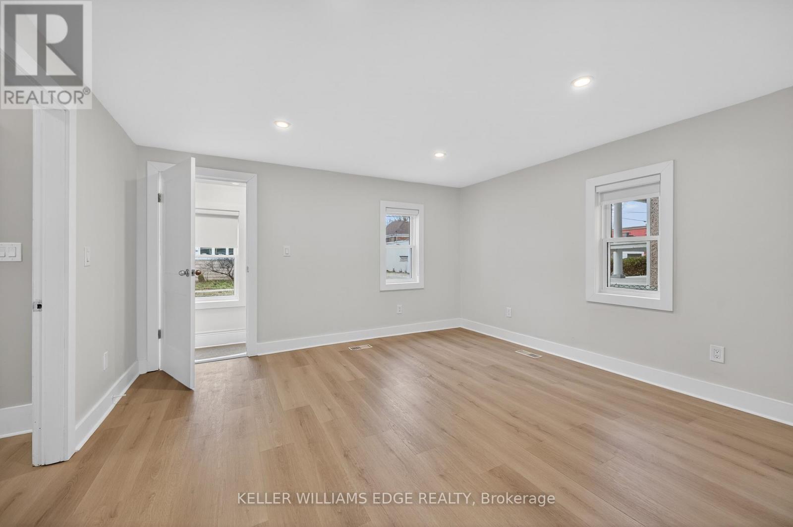 56 Division Street, St. Catharines, Ontario  L2R 3G5 - Photo 9 - X12705330