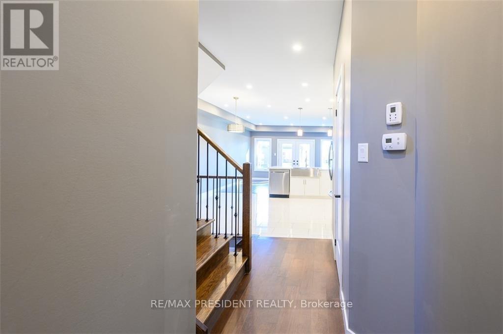 212 Weir Street N, Hamilton, Ontario  L8H 5G3 - Photo 12 - X12705344