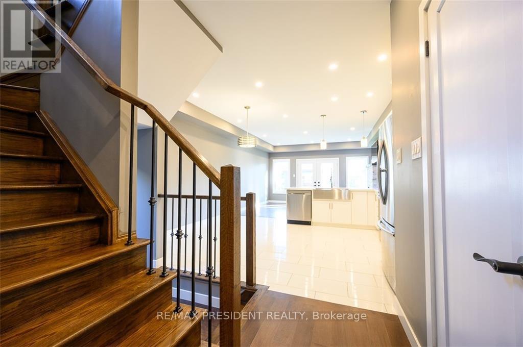 212 Weir Street N, Hamilton, Ontario  L8H 5G3 - Photo 15 - X12705344