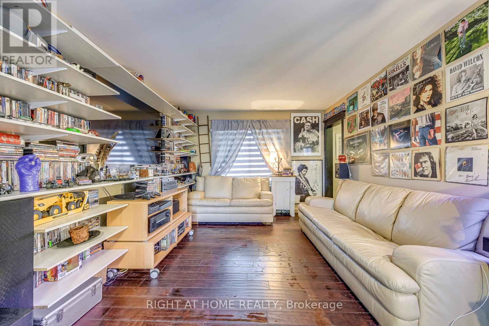 64 Wexford Avenue N, Hamilton, Ontario  L8H 4M4 - Photo 8 - X12705346