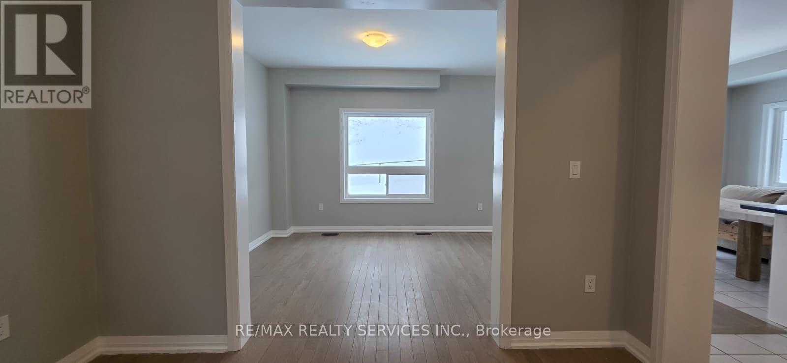 11 Revol Road, Penetanguishene, Ontario  L9M 0W8 - Photo 6 - S12654970