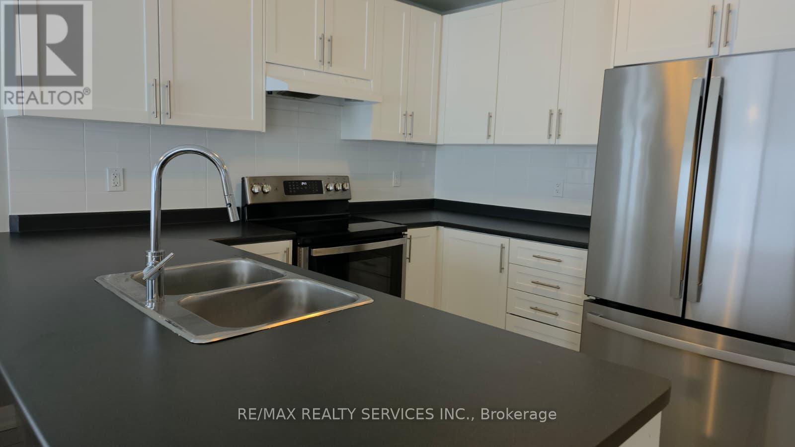 11 Revol Road, Penetanguishene, Ontario  L9M 0W8 - Photo 8 - S12654970