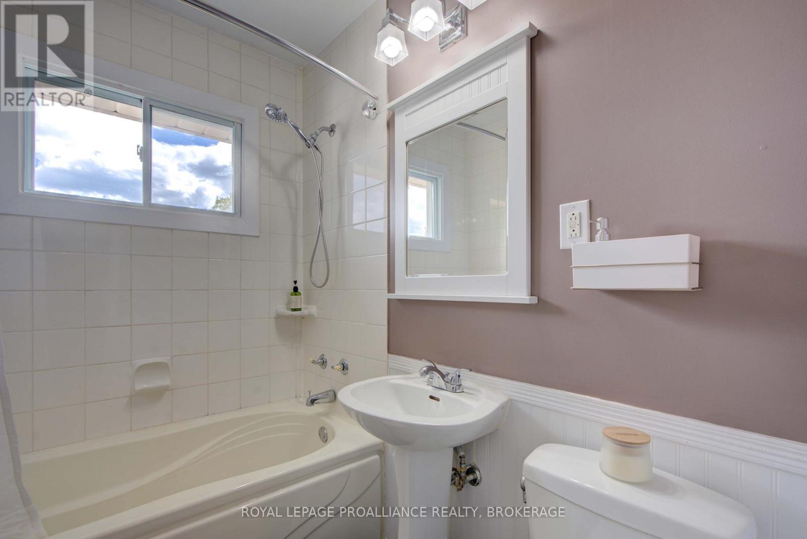 114 Drennan Street, Kingston, Ontario  K7K 2S5 - Photo 28 - X12671584