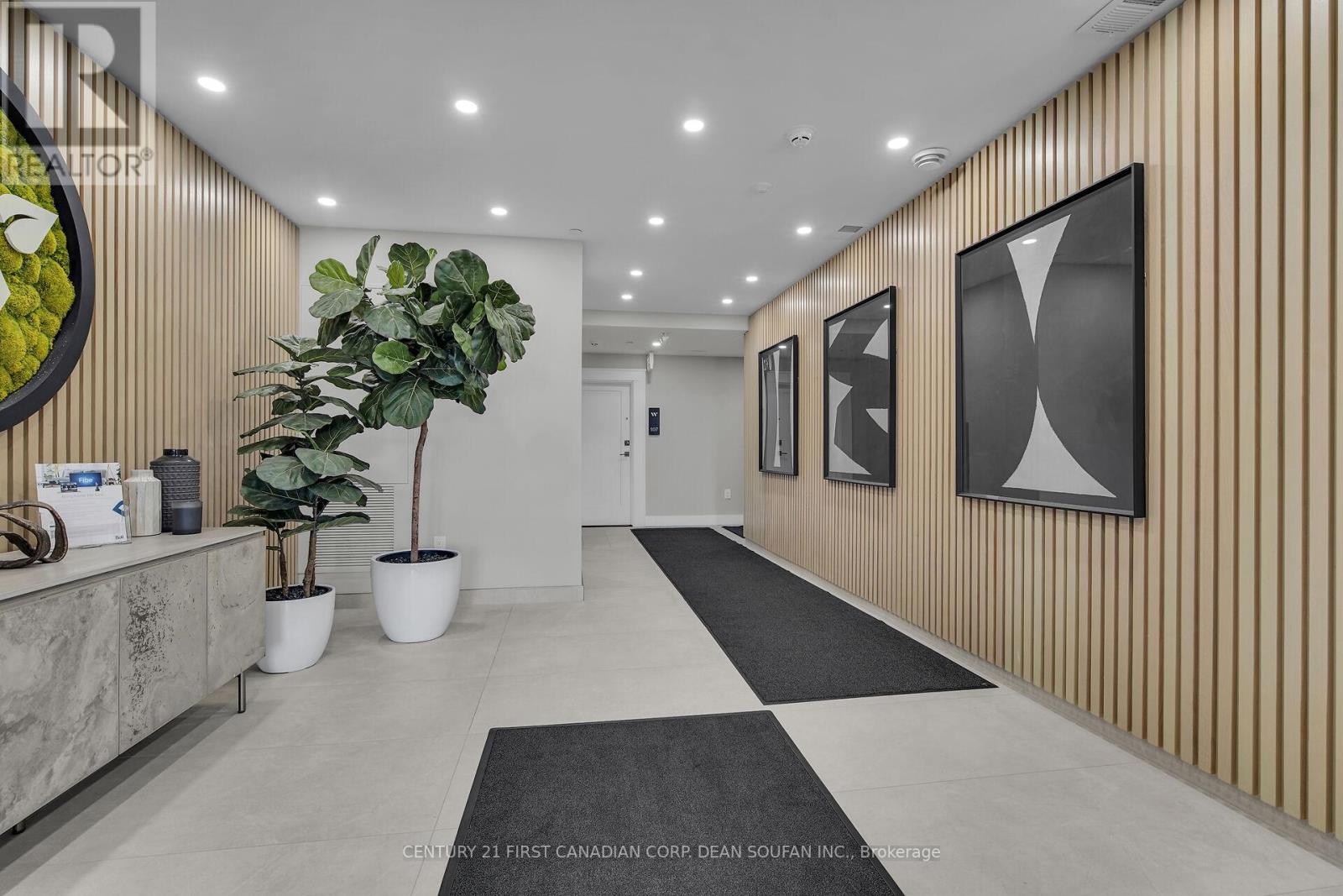 201 - 1975 Fountain Grass Drive, London South, Ontario  N6K 0M3 - Photo 3 - X12705384