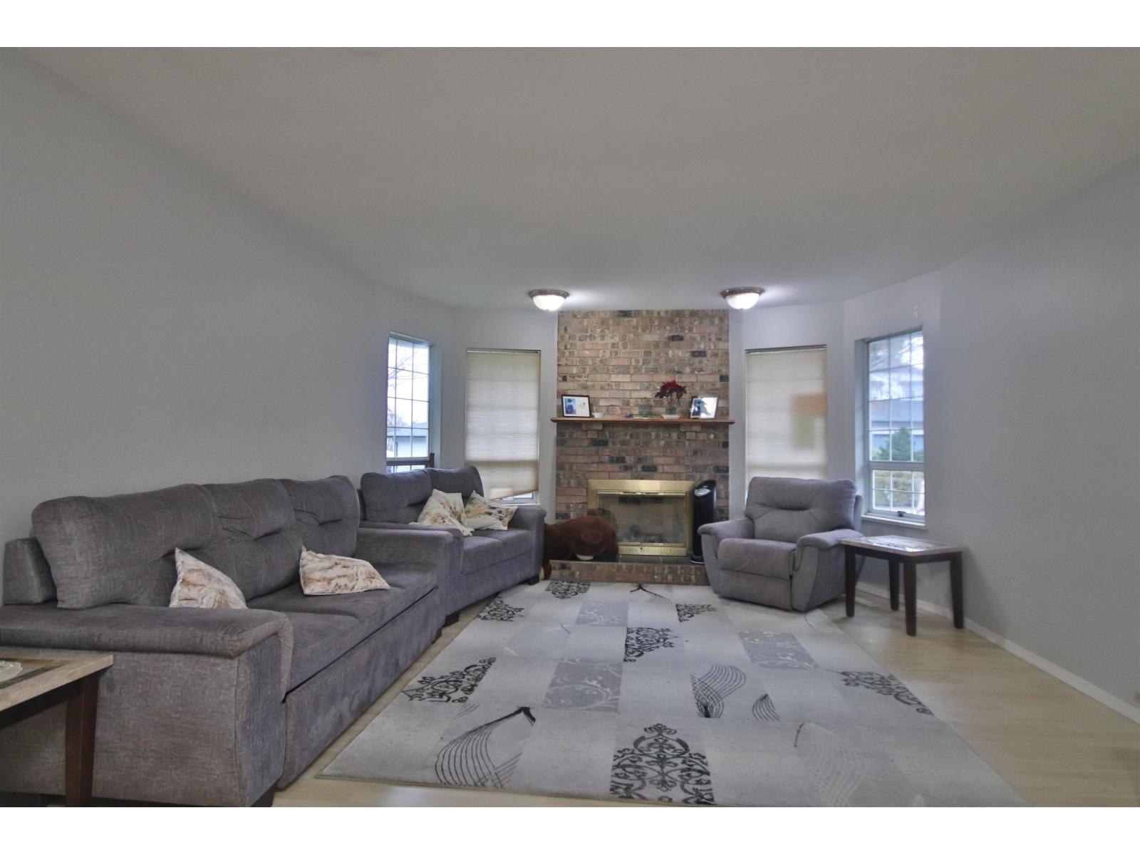 15474 92a Avenue, Surrey, British Columbia  V3R 9B1 - Photo 4 - R3080320