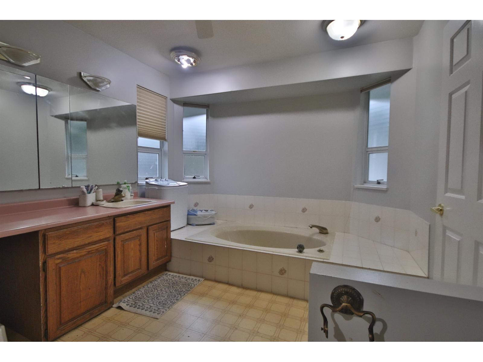 15474 92a Avenue, Surrey, British Columbia  V3R 9B1 - Photo 17 - R3080320