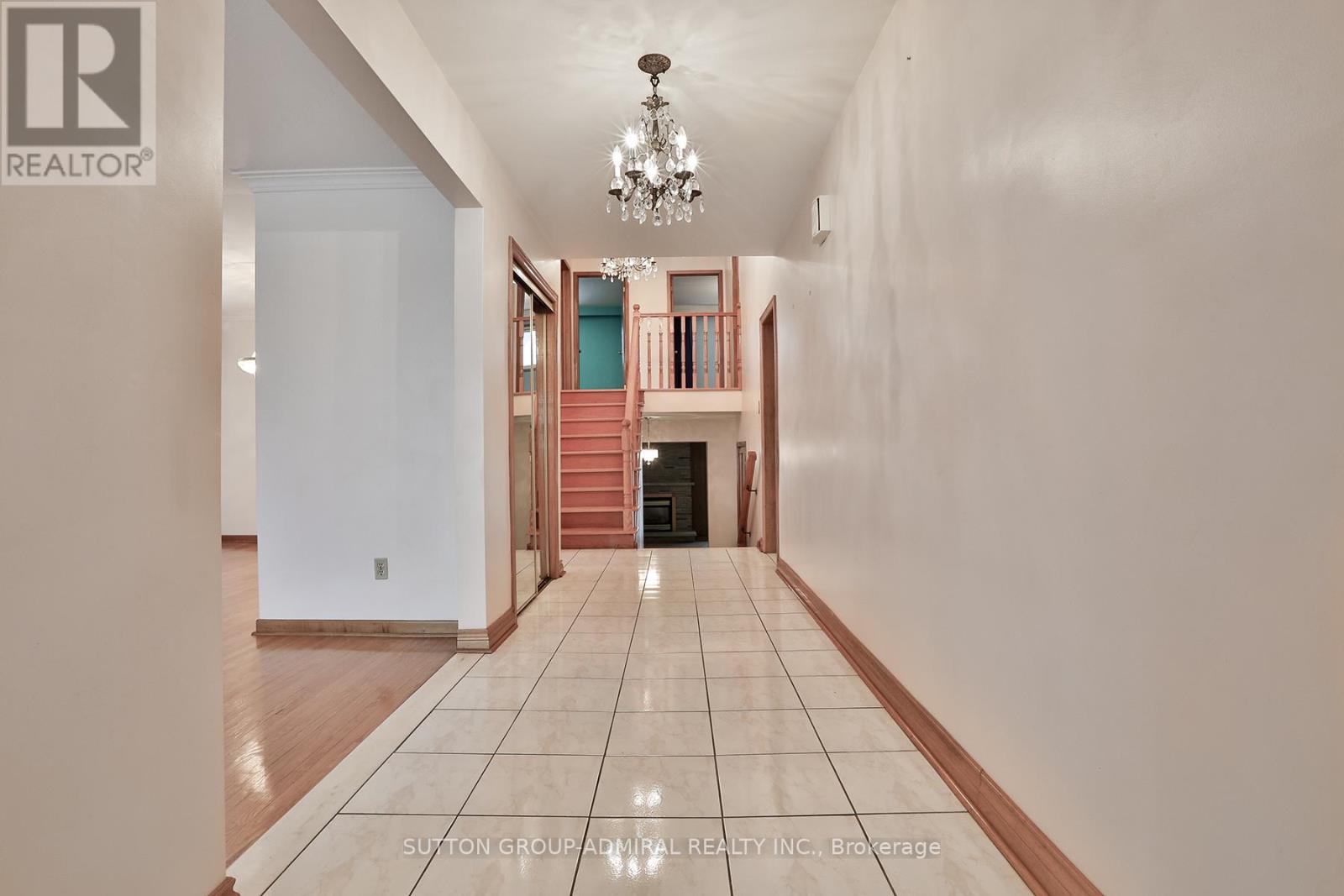 20 Manadon Drive, Toronto, Ontario  M2M 1W6 - Photo 11 - C12705426