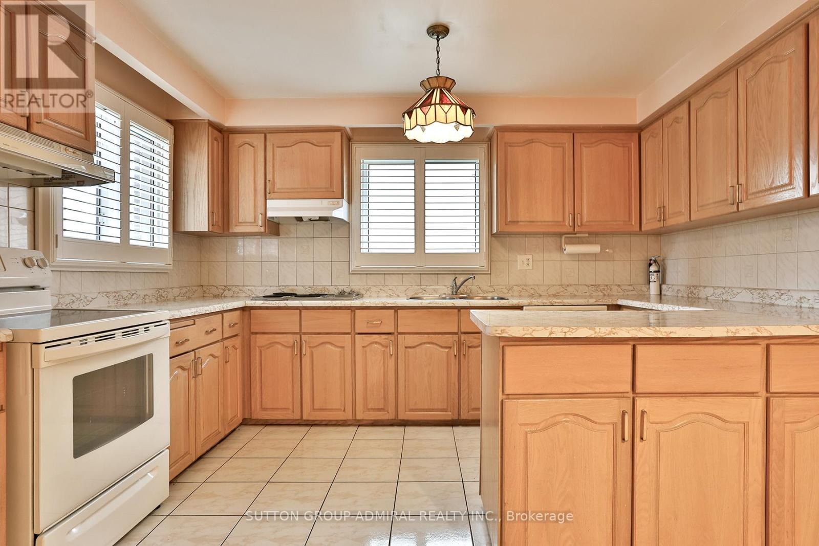 20 Manadon Drive, Toronto, Ontario  M2M 1W6 - Photo 17 - C12705426