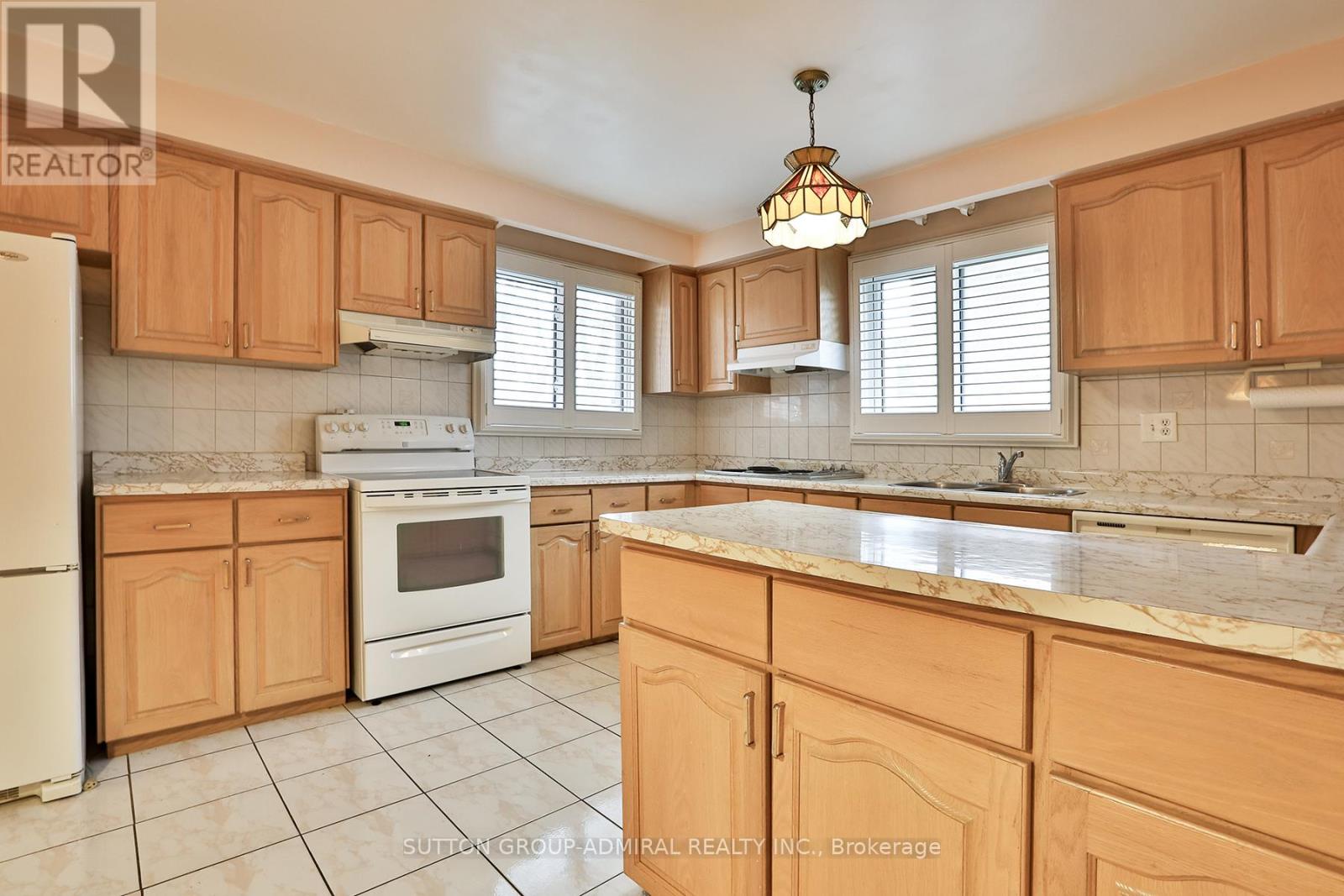 20 Manadon Drive, Toronto, Ontario  M2M 1W6 - Photo 18 - C12705426