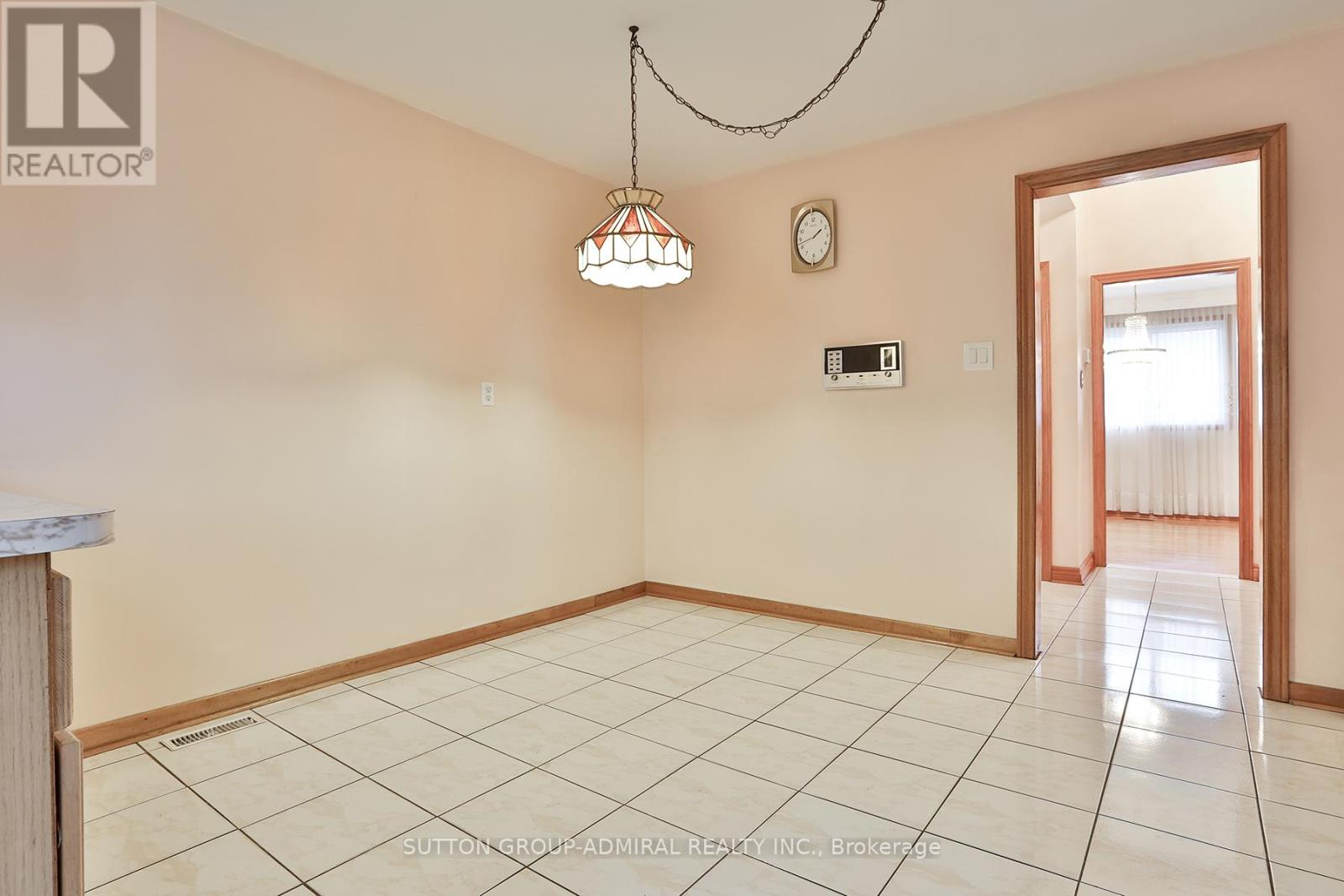 20 Manadon Drive, Toronto, Ontario  M2M 1W6 - Photo 19 - C12705426