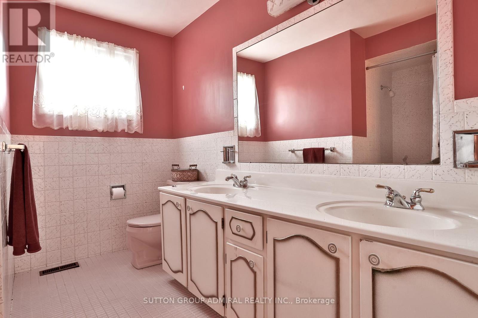 20 Manadon Drive, Toronto, Ontario  M2M 1W6 - Photo 29 - C12705426