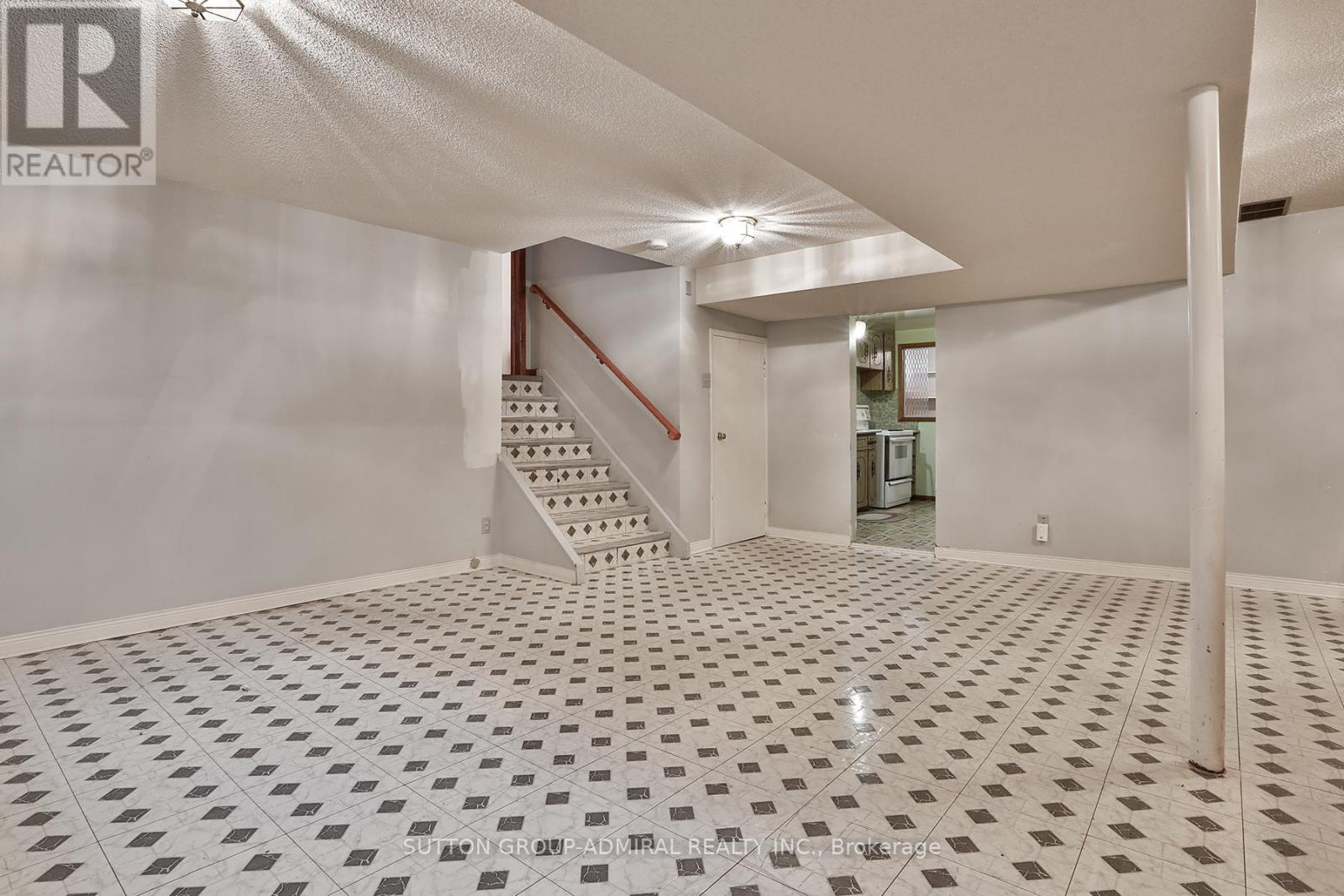 20 Manadon Drive, Toronto, Ontario  M2M 1W6 - Photo 30 - C12705426