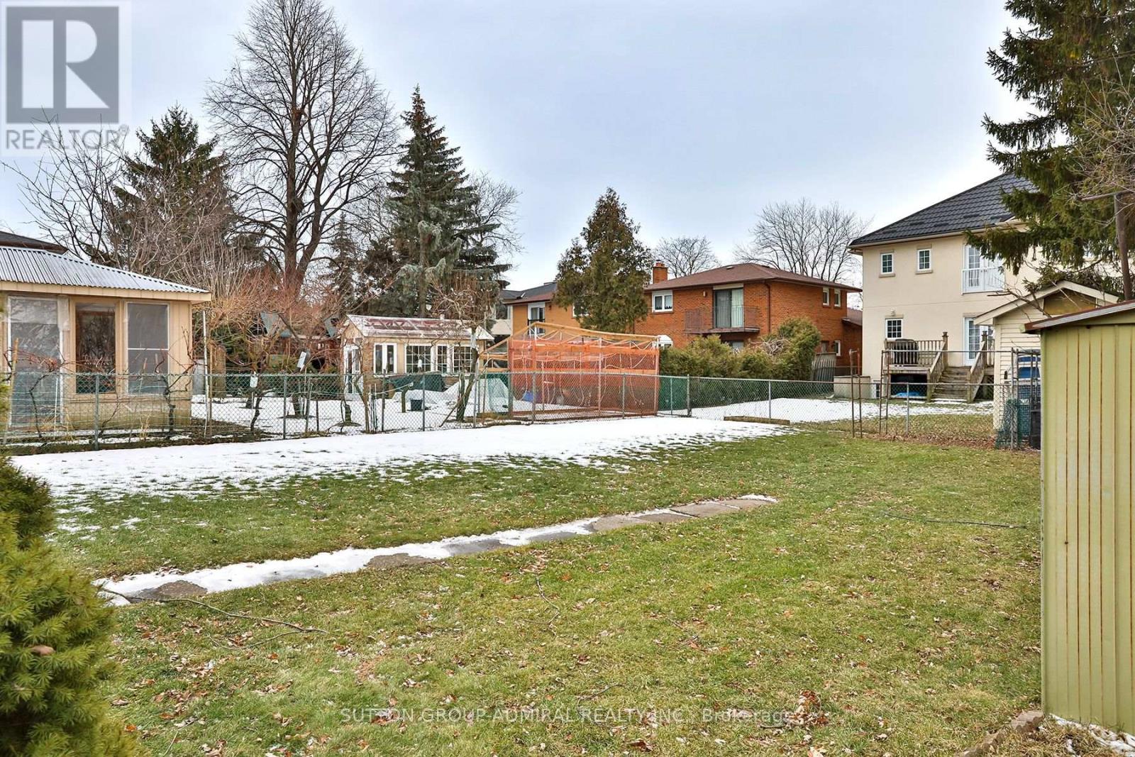 20 Manadon Drive, Toronto, Ontario  M2M 1W6 - Photo 34 - C12705426