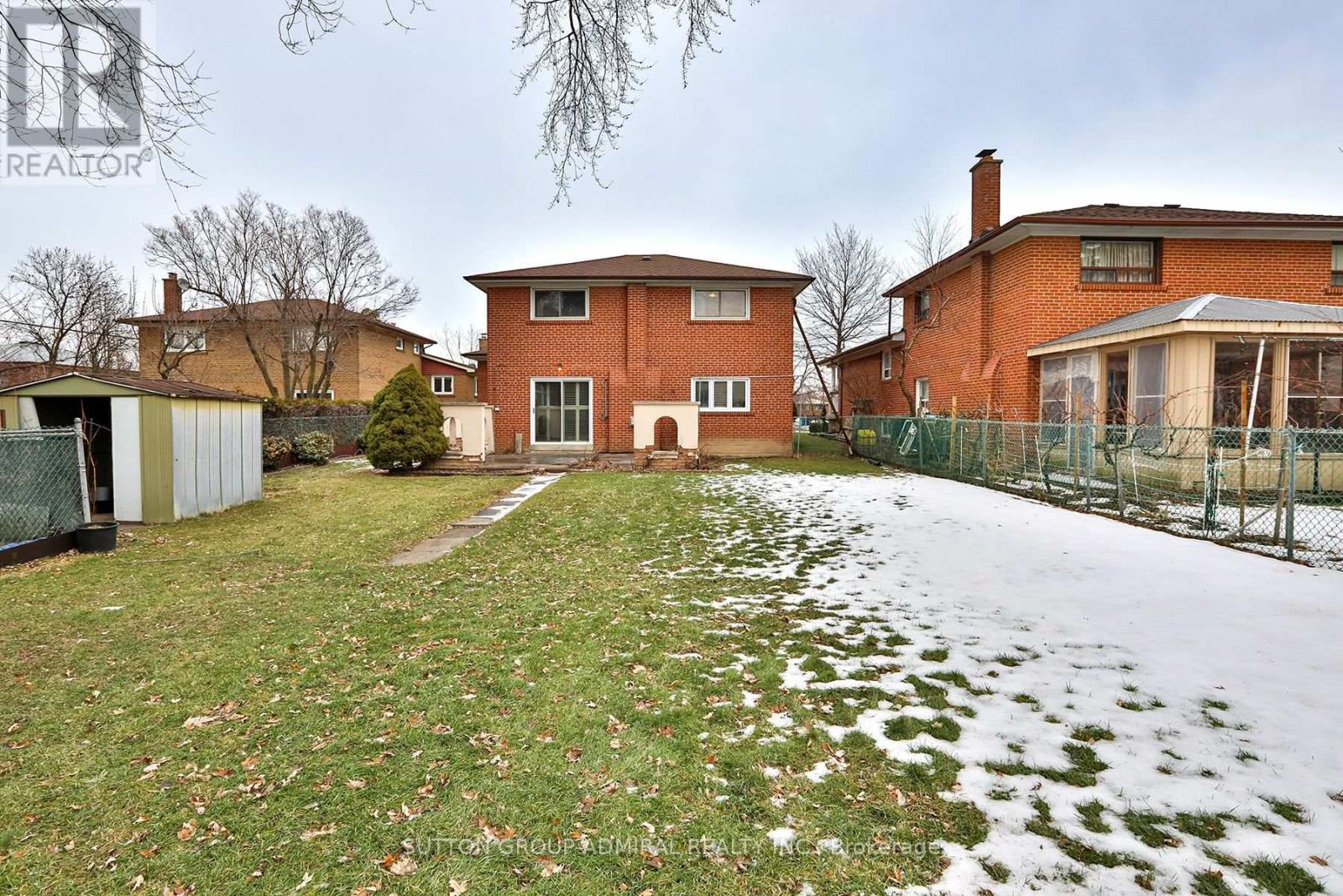 20 Manadon Drive, Toronto, Ontario  M2M 1W6 - Photo 38 - C12705426