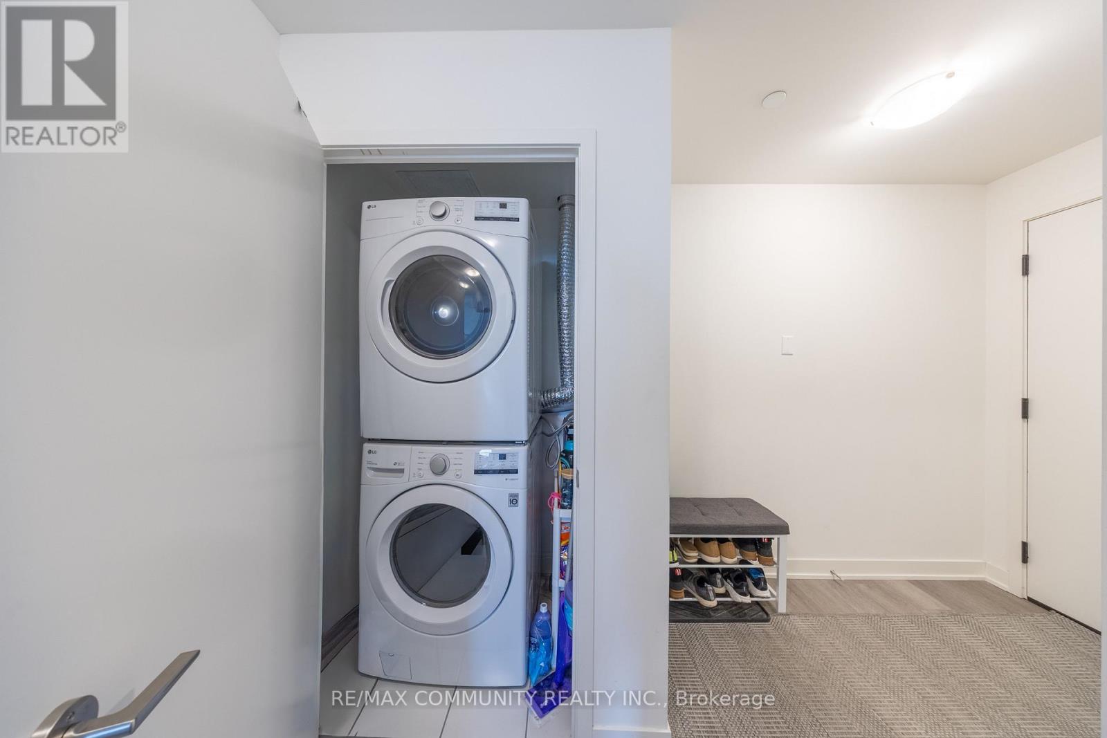 1427 - 8119 Birchmount Road, Markham, Ontario  L6G 0H6 - Photo 4 - N12705424