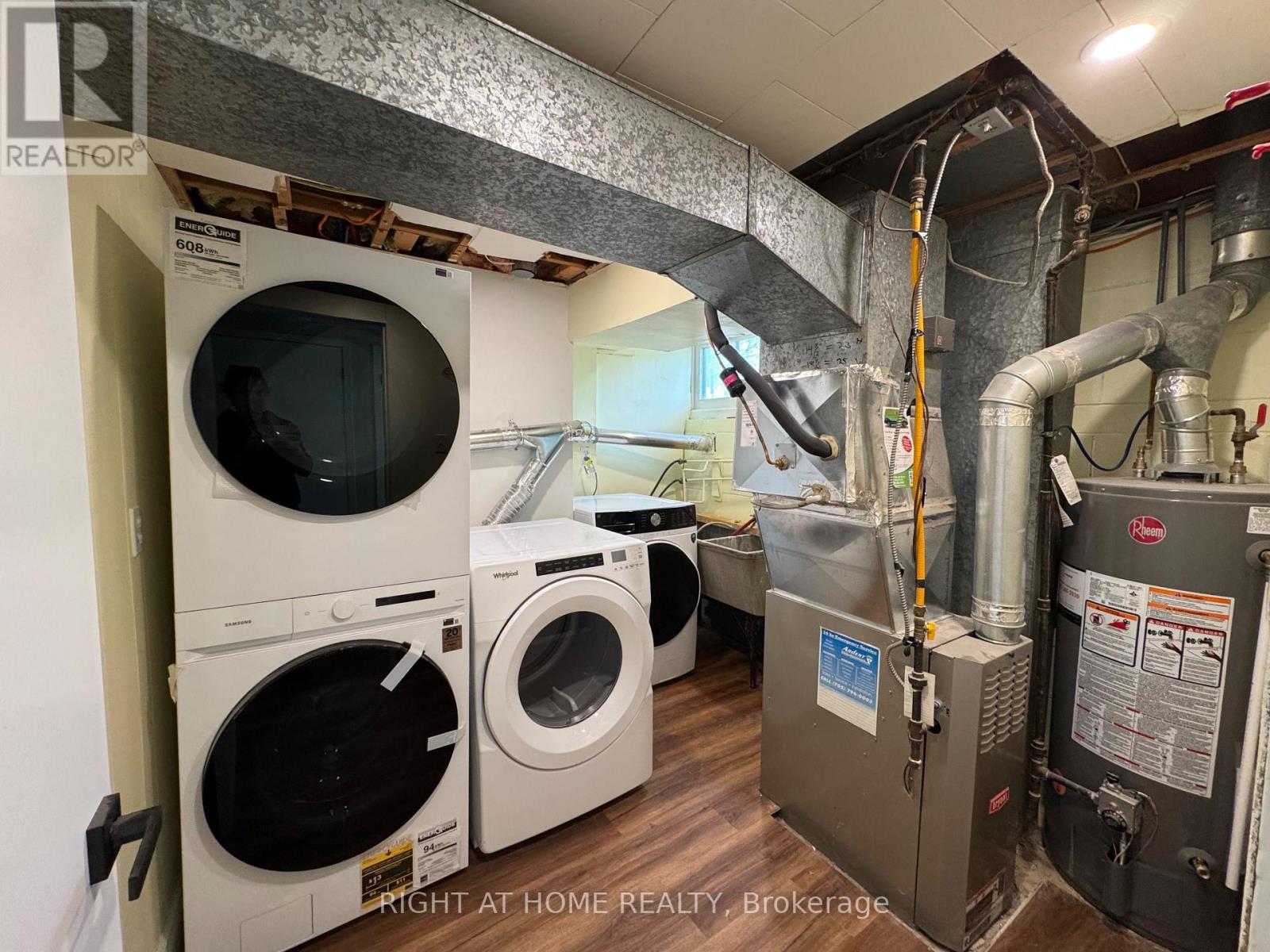 219 Steel Street, Barrie, Ontario  L4M 2G8 - Photo 11 - S12705400